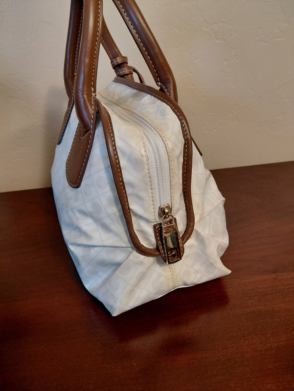 Gherardini Satchel Bag featuring a "G" Monogram Pattern White & Brown - Picture 7 of 12